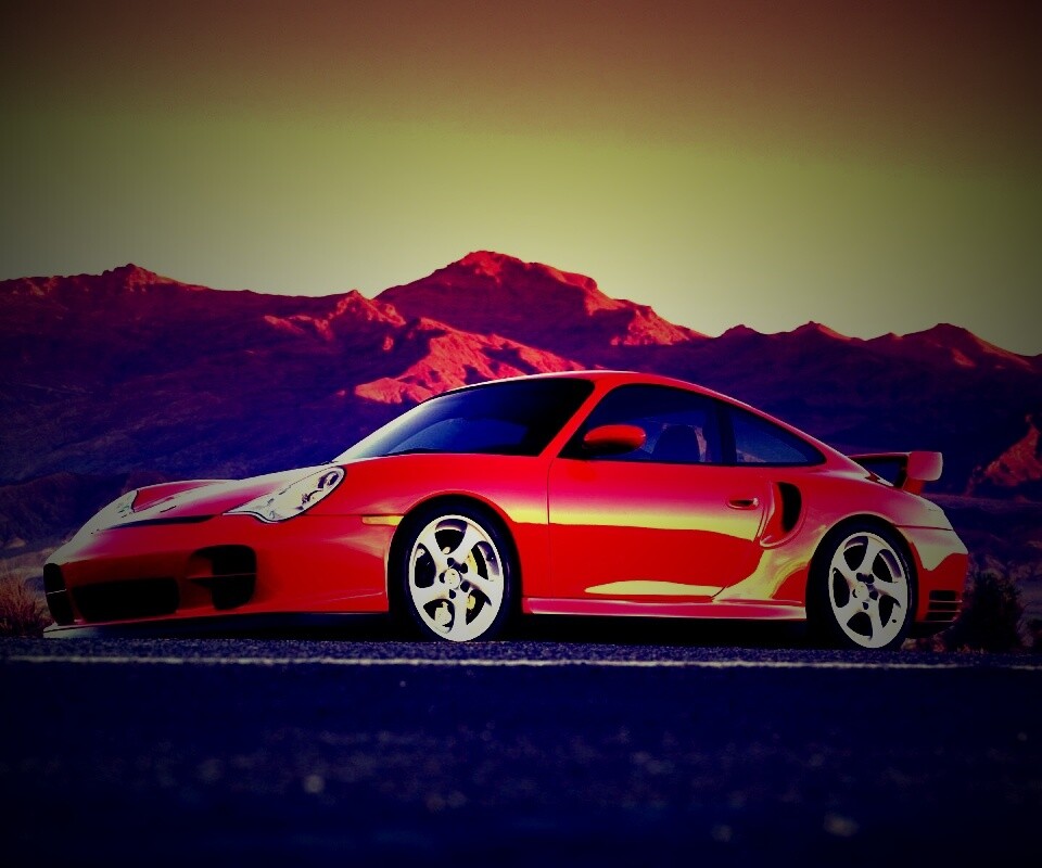Красный Порше на фоне гор обои