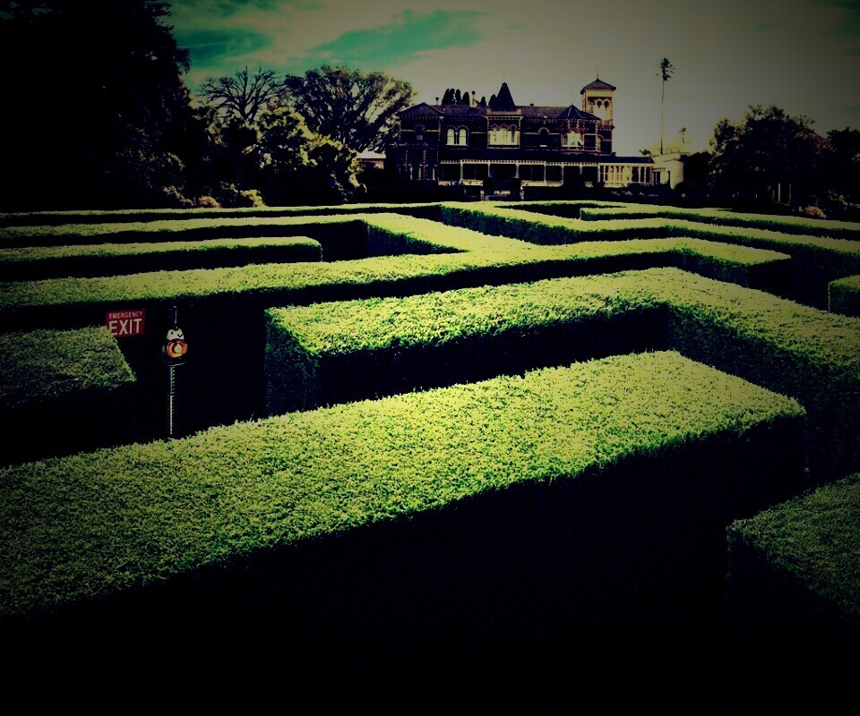 Аварийный выход из лабиринта, газонокосилки обои