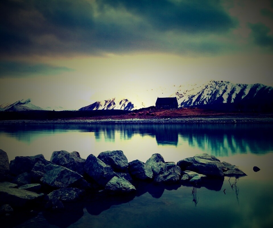 Домик на озере обои