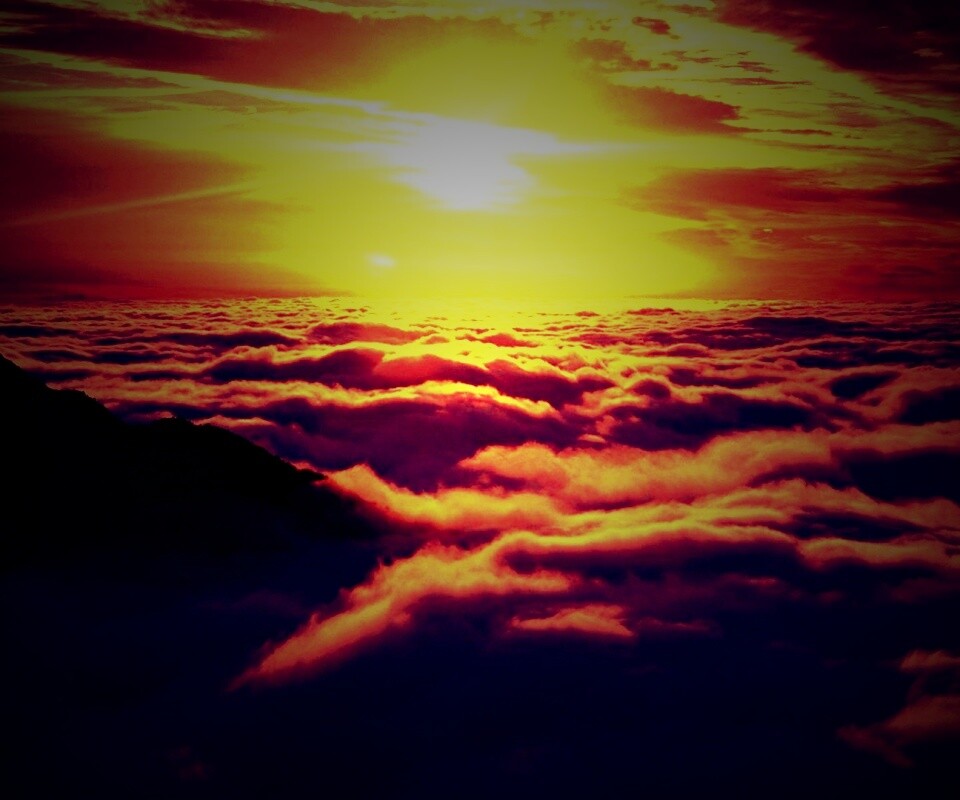 Горы выше облаков обои