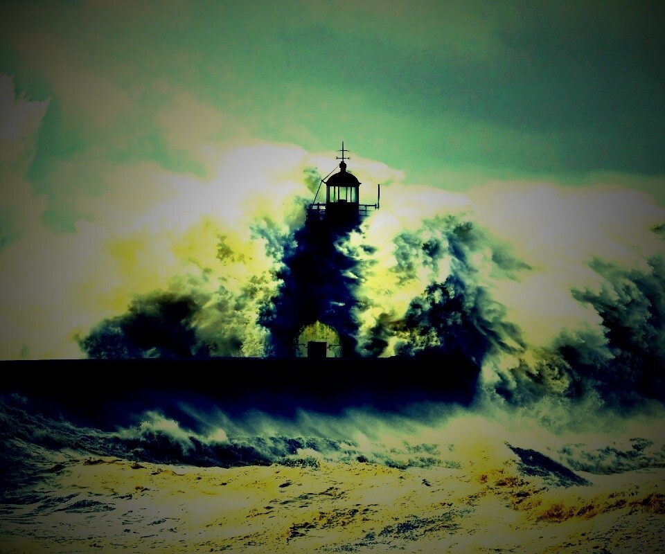 Маяк в шторм обои