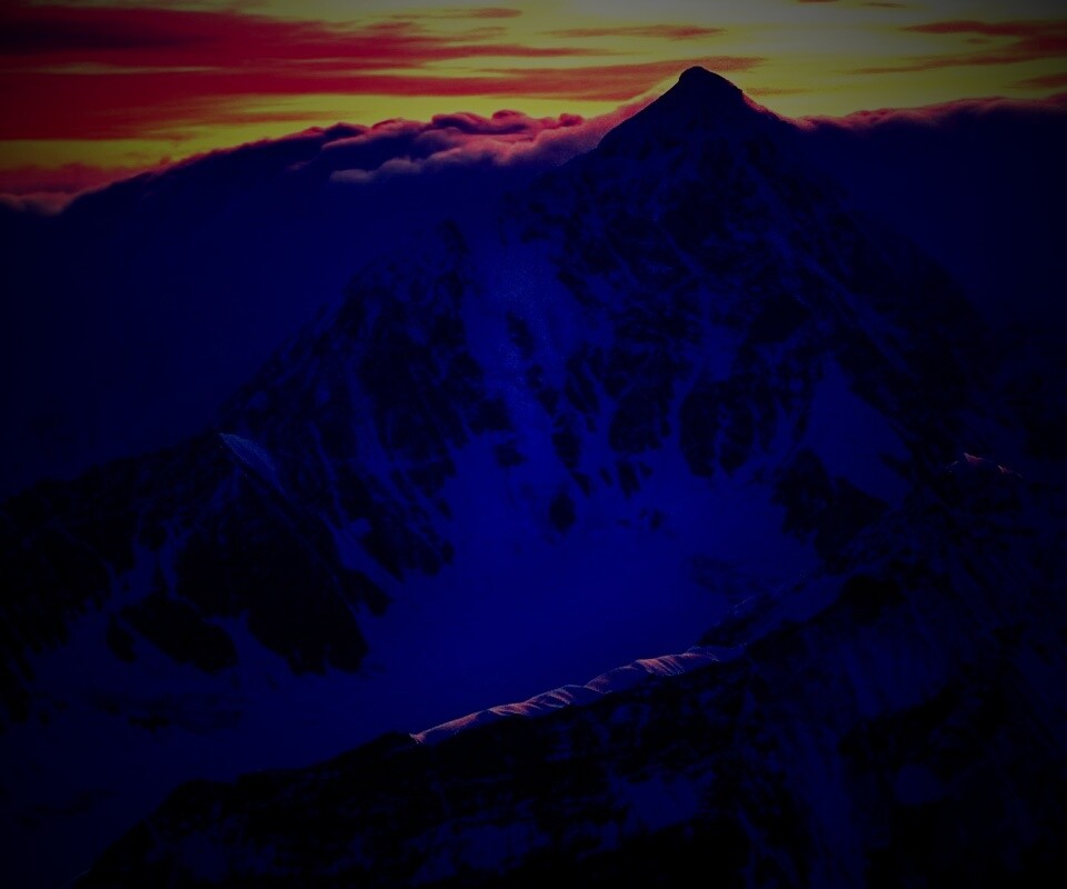 Гора на закате обои