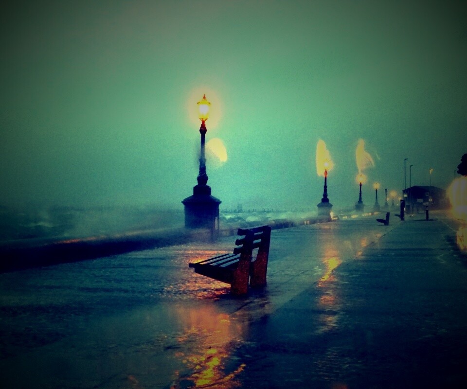 Набережная в ливень обои