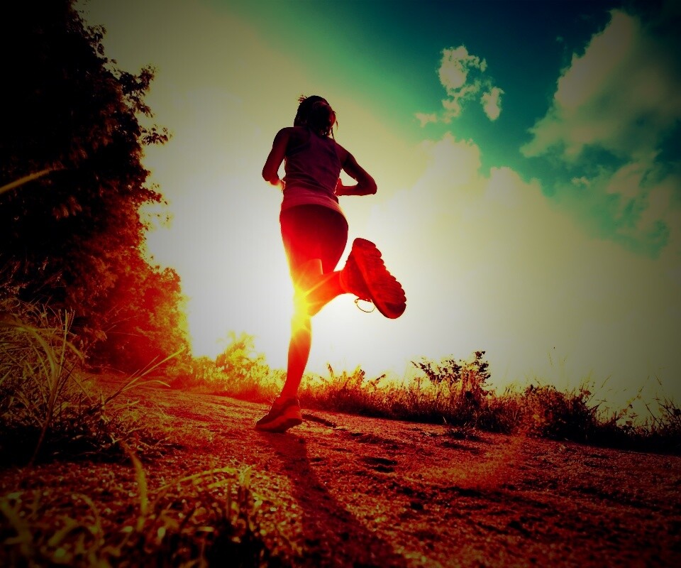 Девушка на пробежке обои