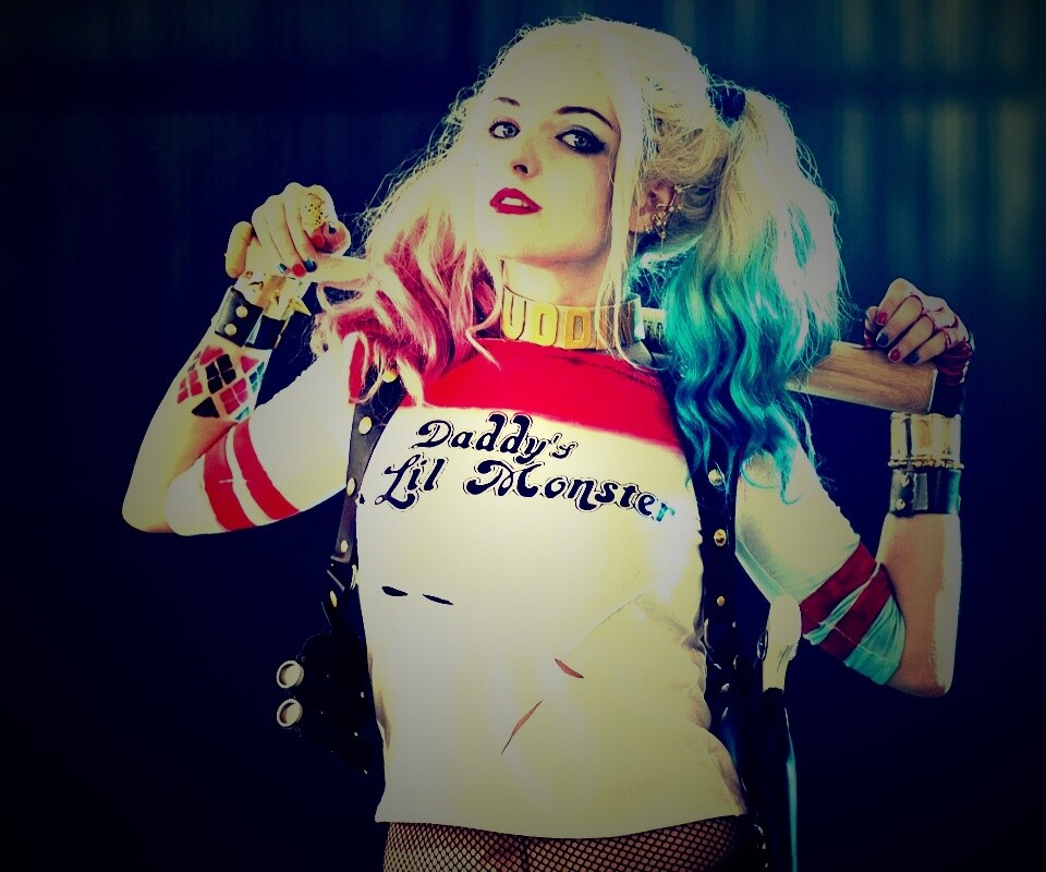 Daddy's lil monster обои