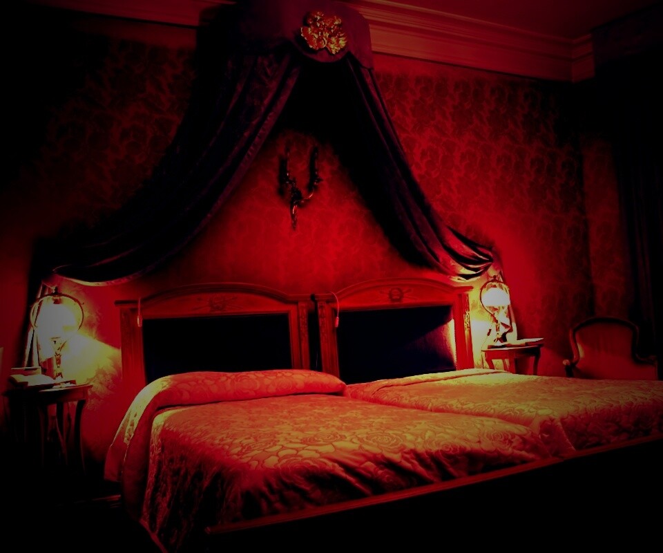 Спальня обои