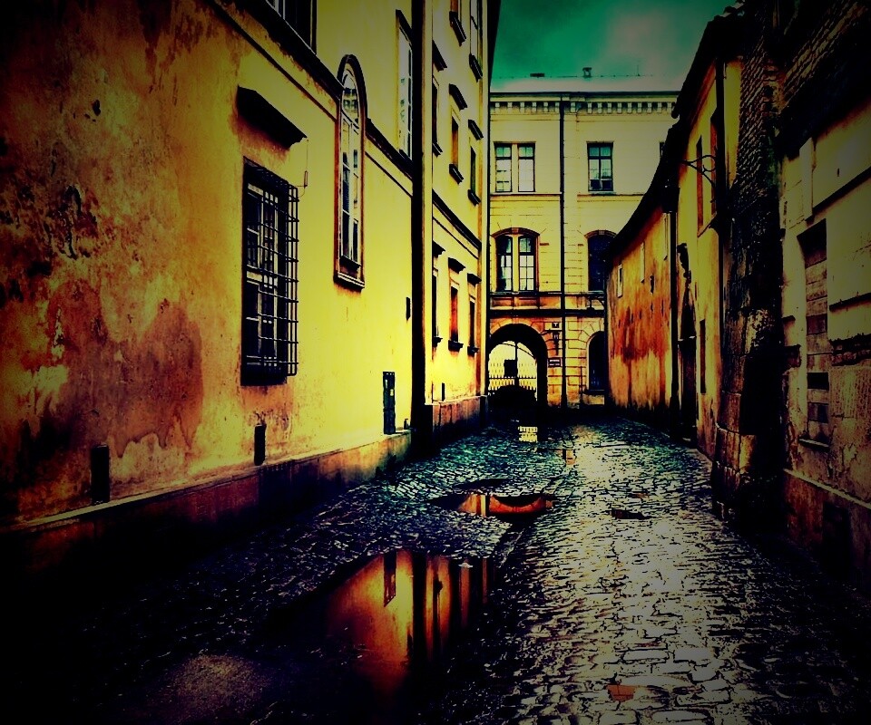 Проходной дворик обои