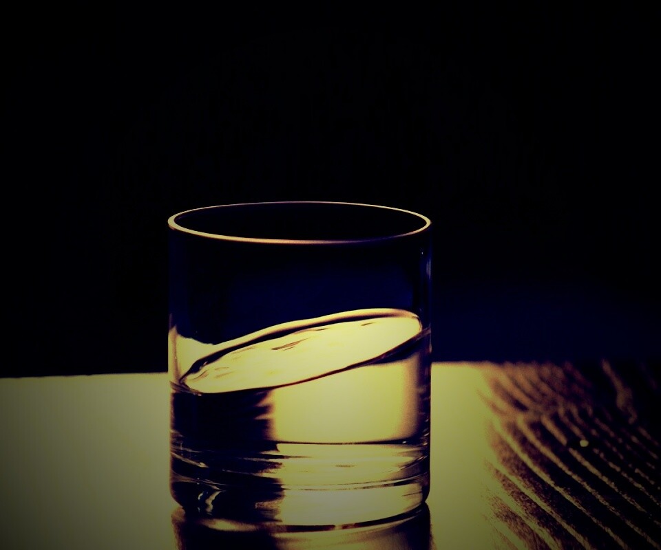 Стакан воды из Начала обои