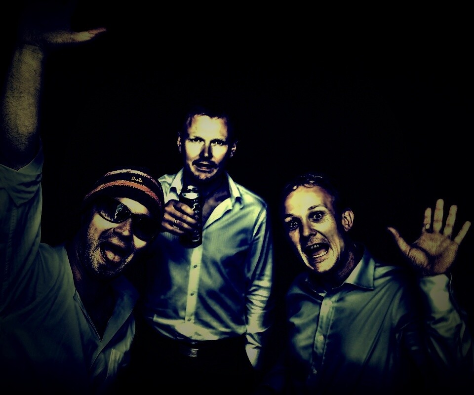 Колоритная тройка обои