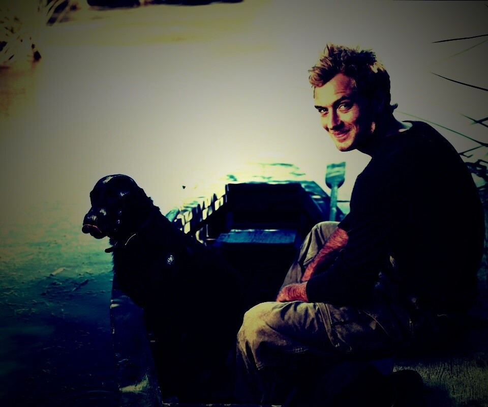 Джуд Лоу на лодке обои