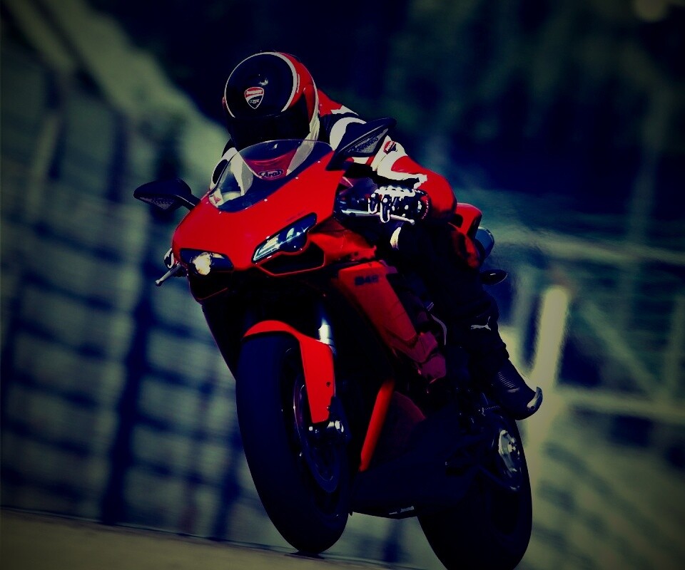 Мотоциклист на Дукати 848 обои