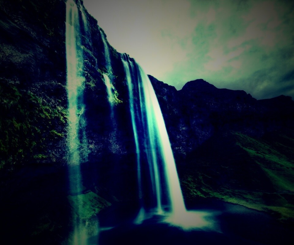 Нарисованный водопад обои