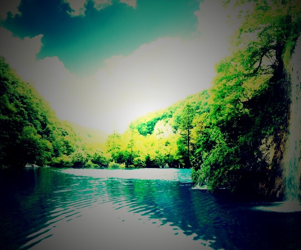 Водопад у реки обои