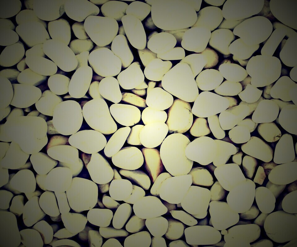 Крупная белая галька обои