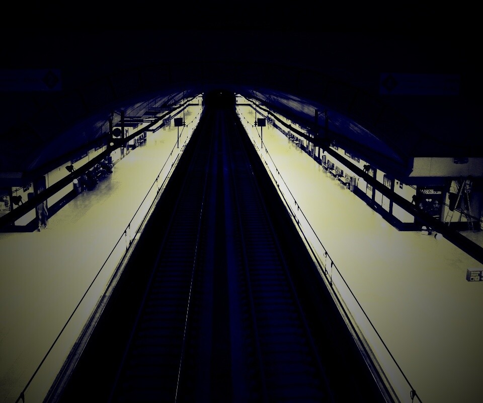 Станция метро обои