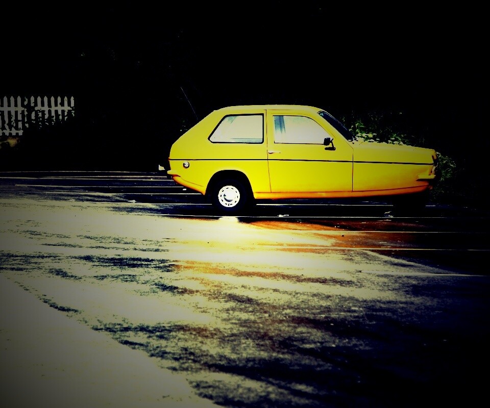 Трёхколёсный ретро автомобиль обои