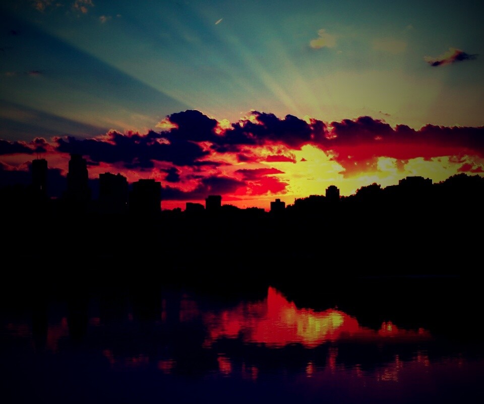 Закат над городом обои