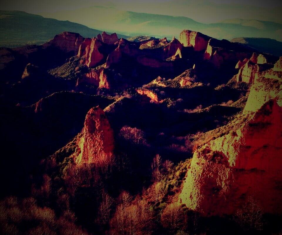 Скалы на рассвете обои