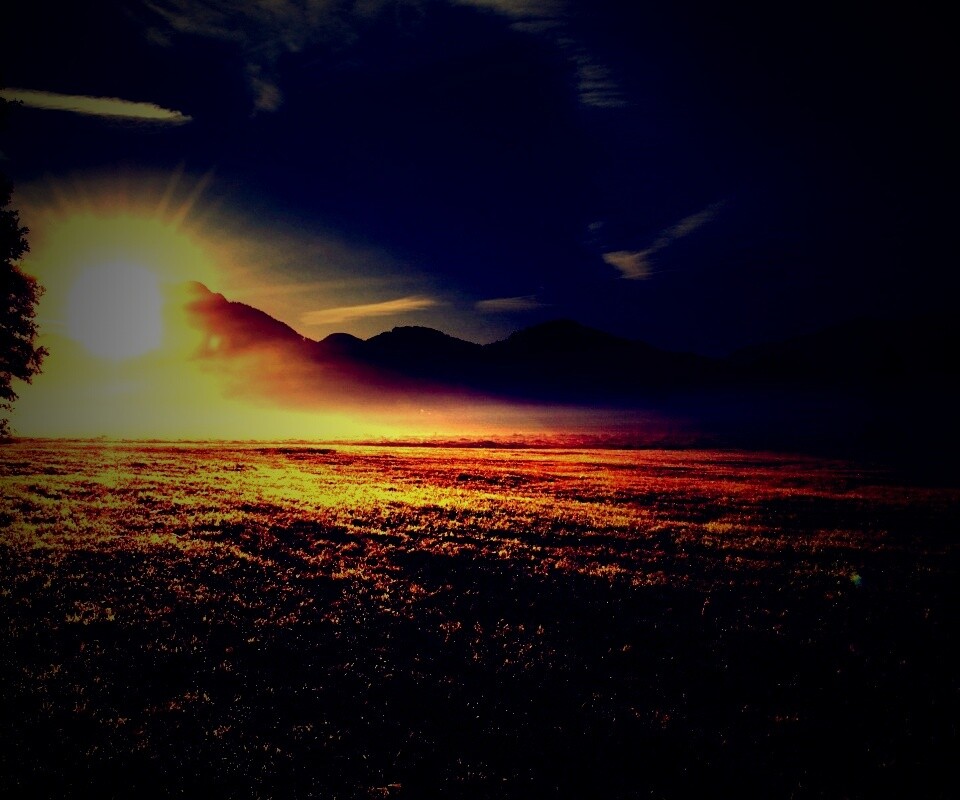 Восход над горами обои