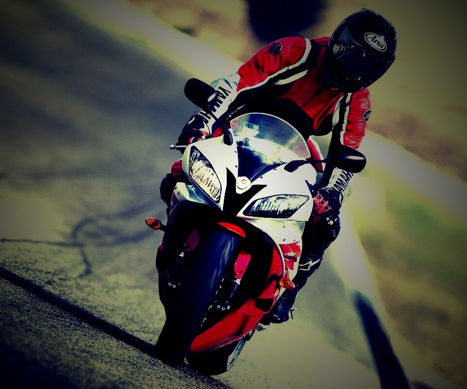 Мотоциклист на спортбайке обои