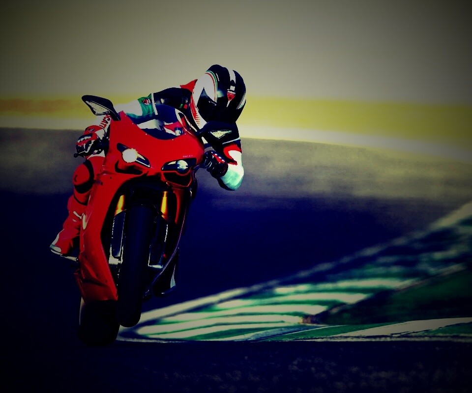 Мотоциклист на заднем колесе обои