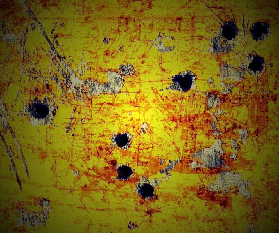 Пулевые отверстия в желтом листе обои