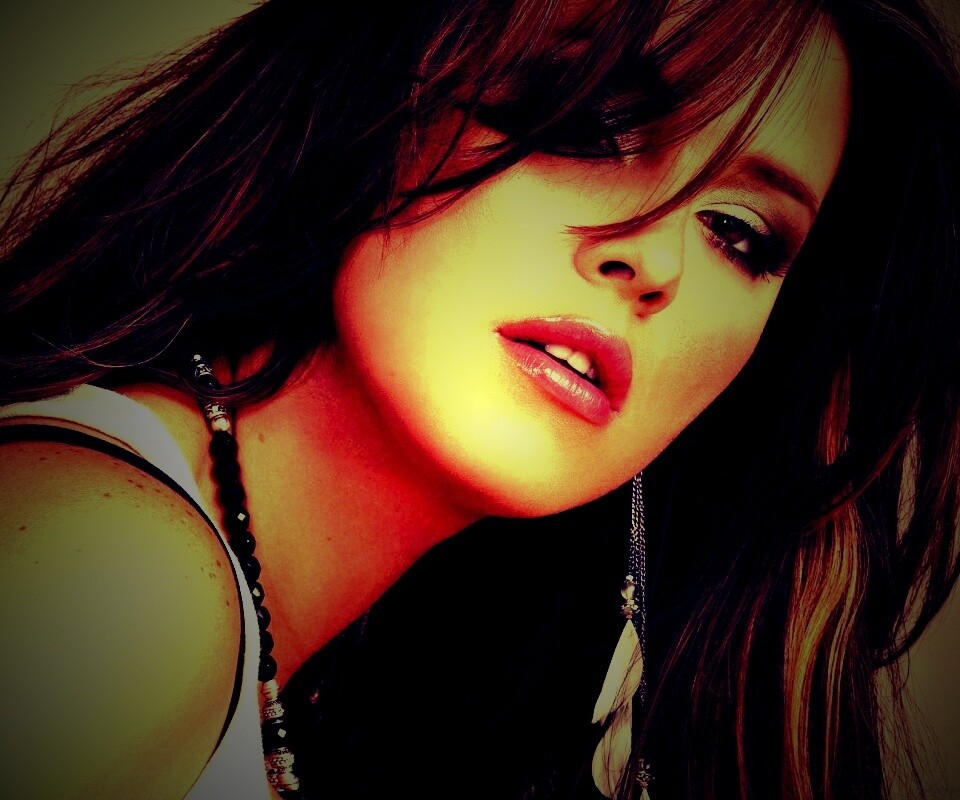 Брюнетка обои