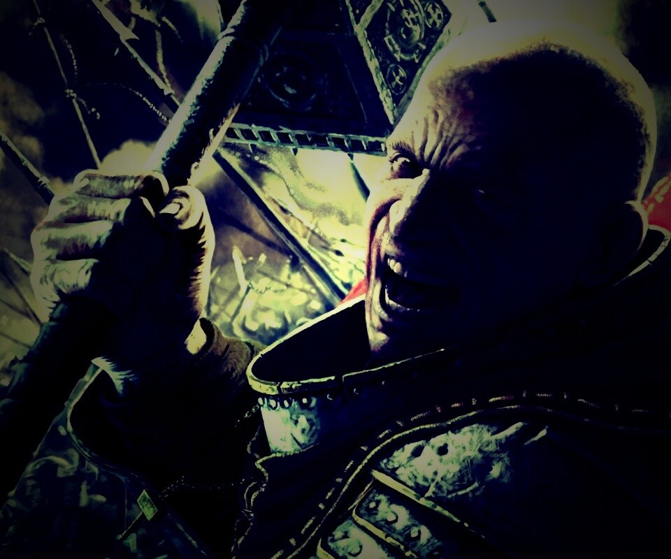 Воин с боевым молотом обои