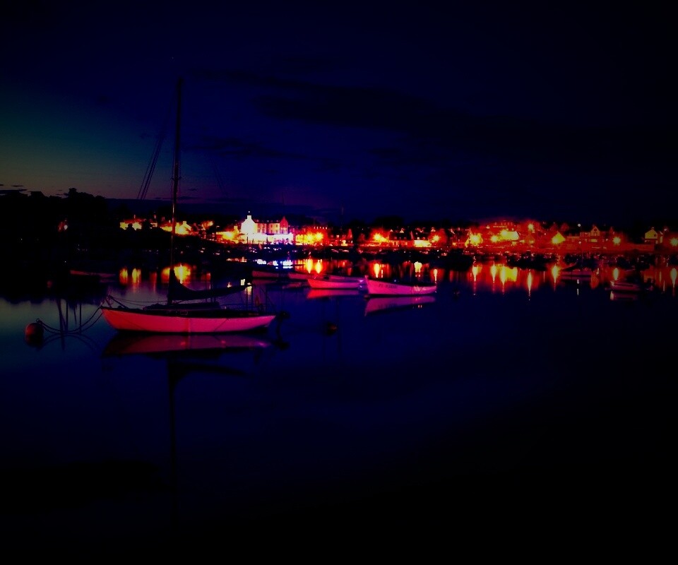 Лодки на вечерней воде обои