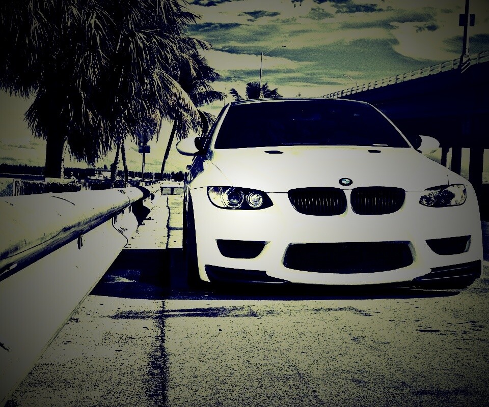 BMW в тропиках обои