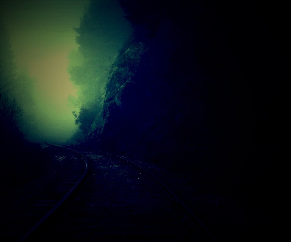 Рельсы уходя в туман обои