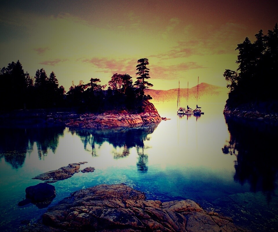 Яхты в заливе обои