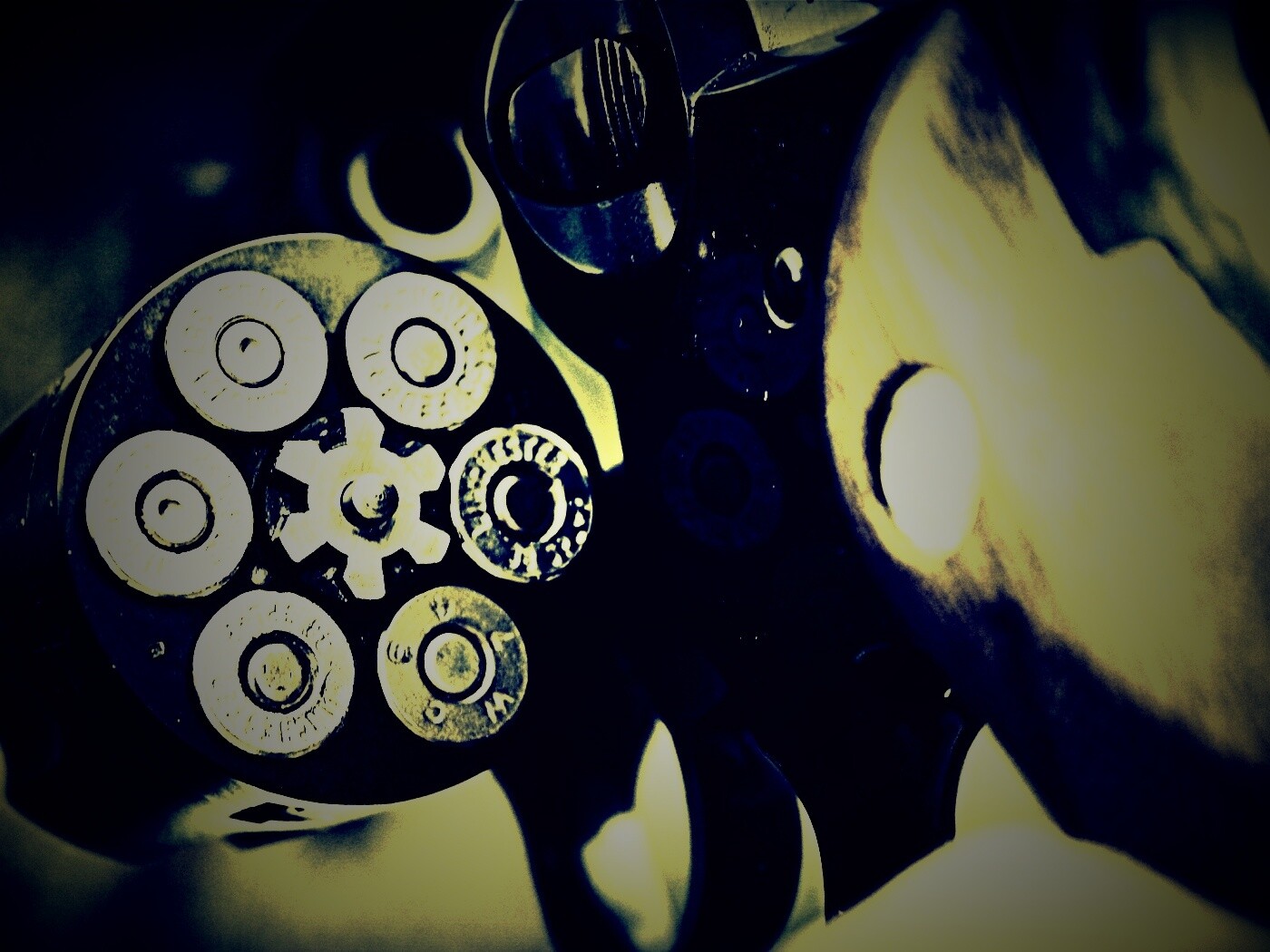 Револьвер обои