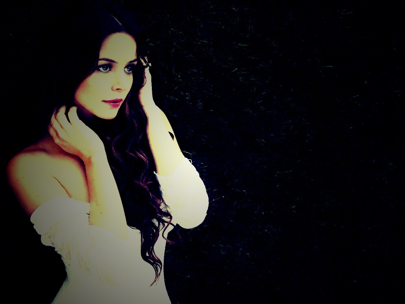 В белом платье обои