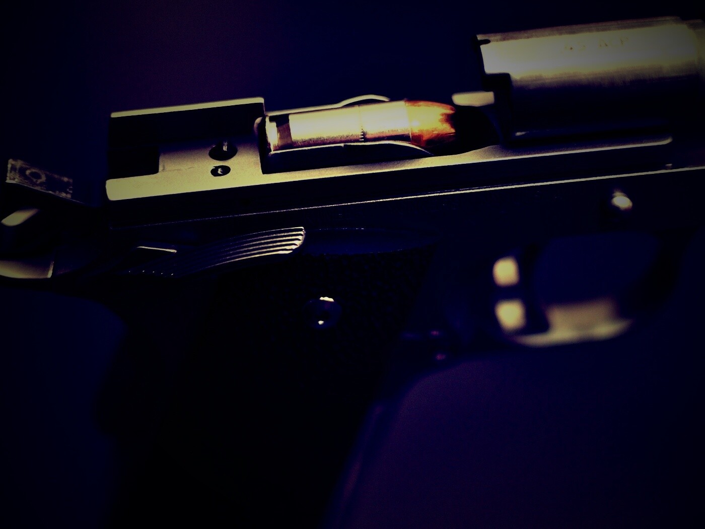 Разобранный пистолет обои