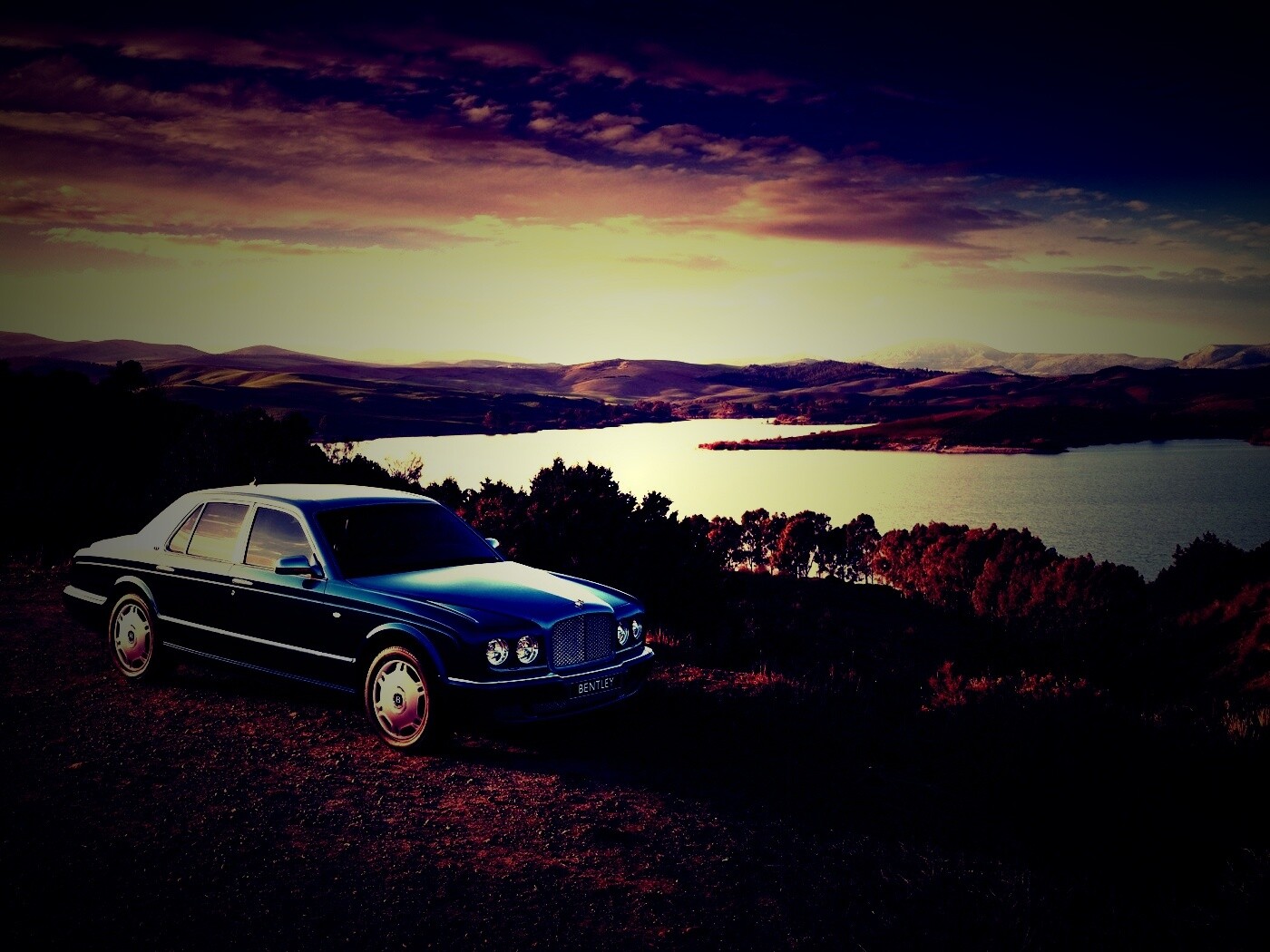 Бентли на природе обои