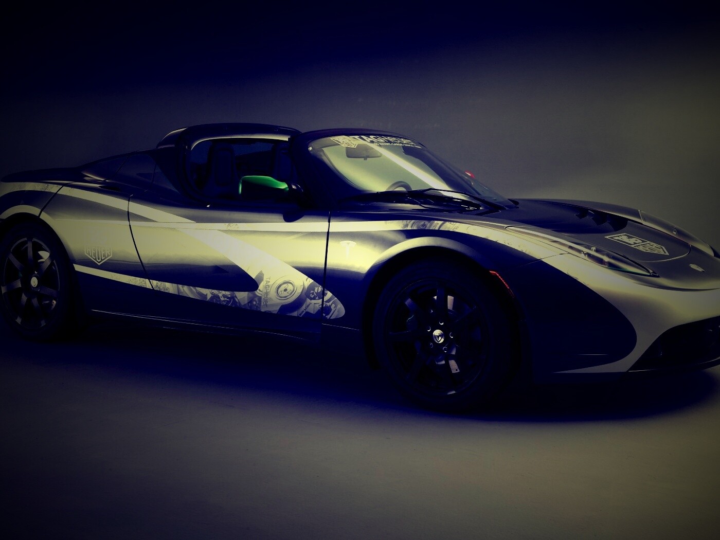 Tag Heuer Tesla Roadster обои
