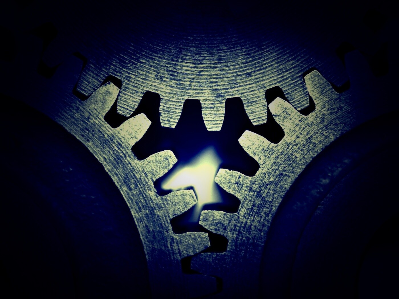 Три сцепленных шестерни обои