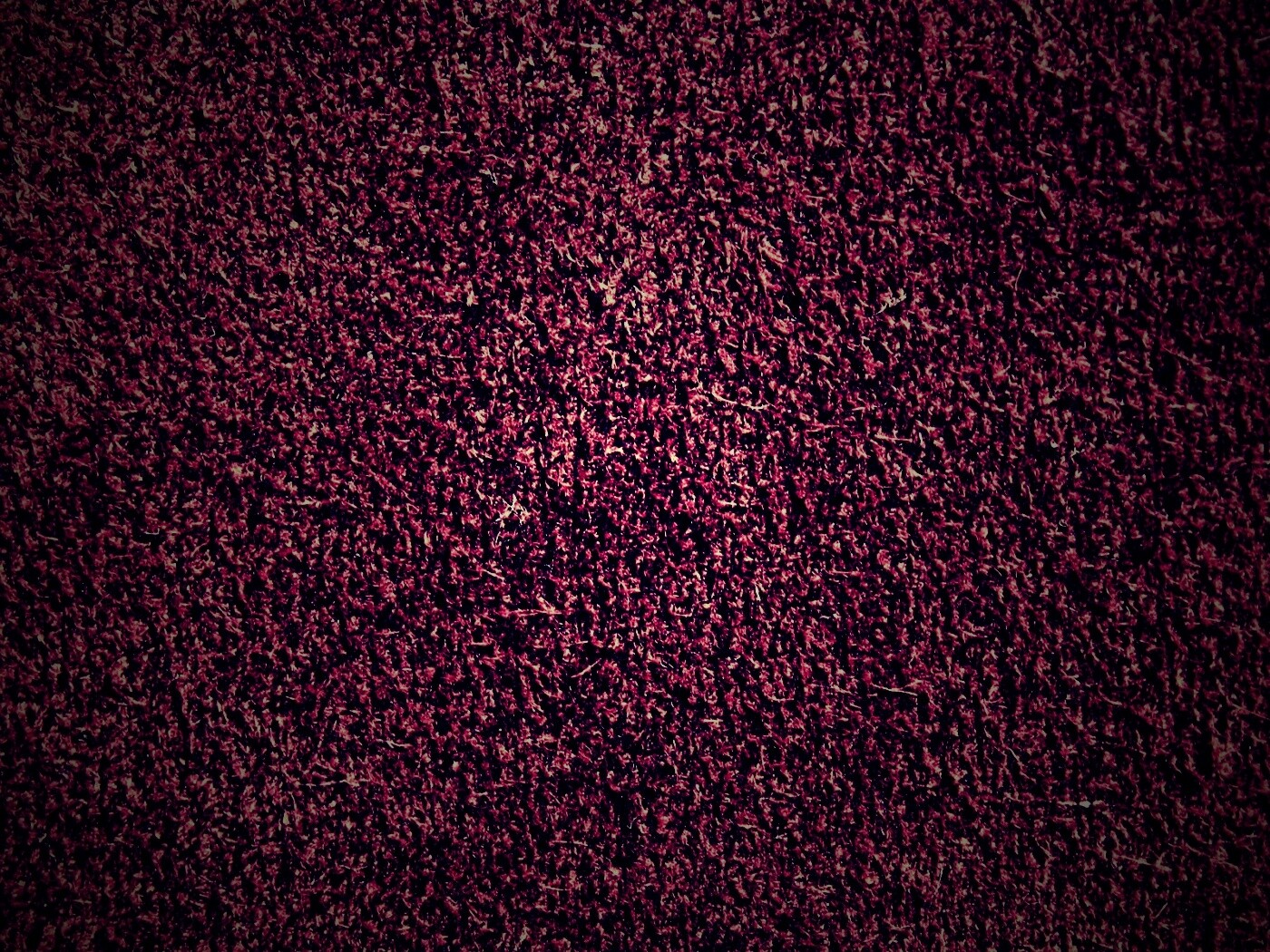 Бордовый ковролин обои