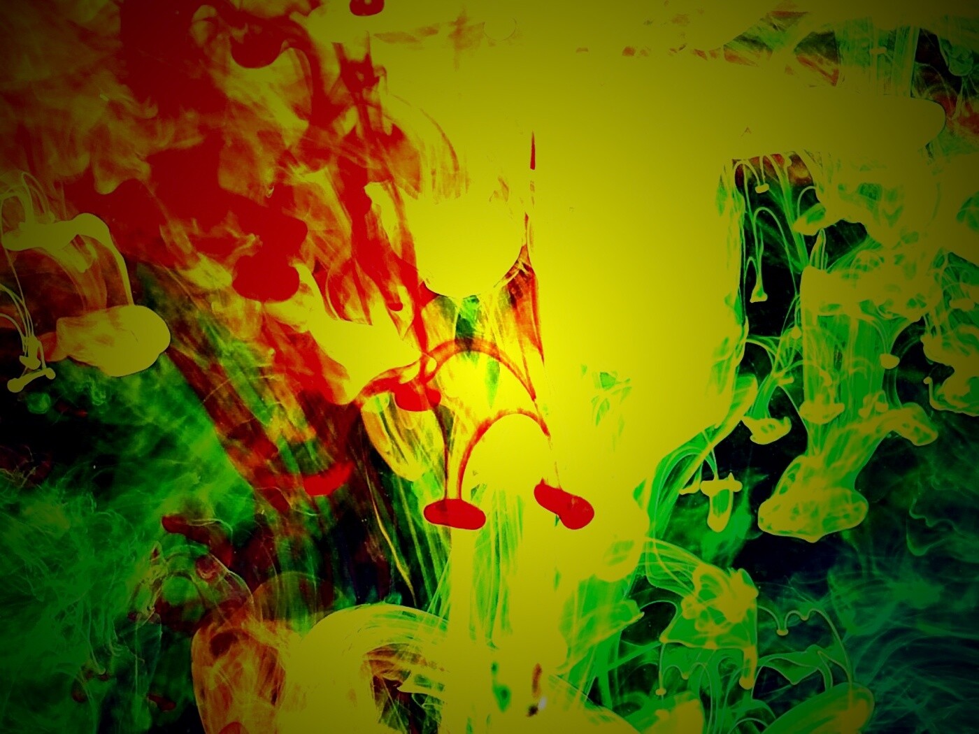 Краска растворяется в воде обои