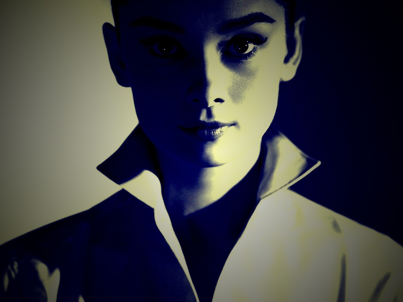 Одри Хепберн в grayscale обои