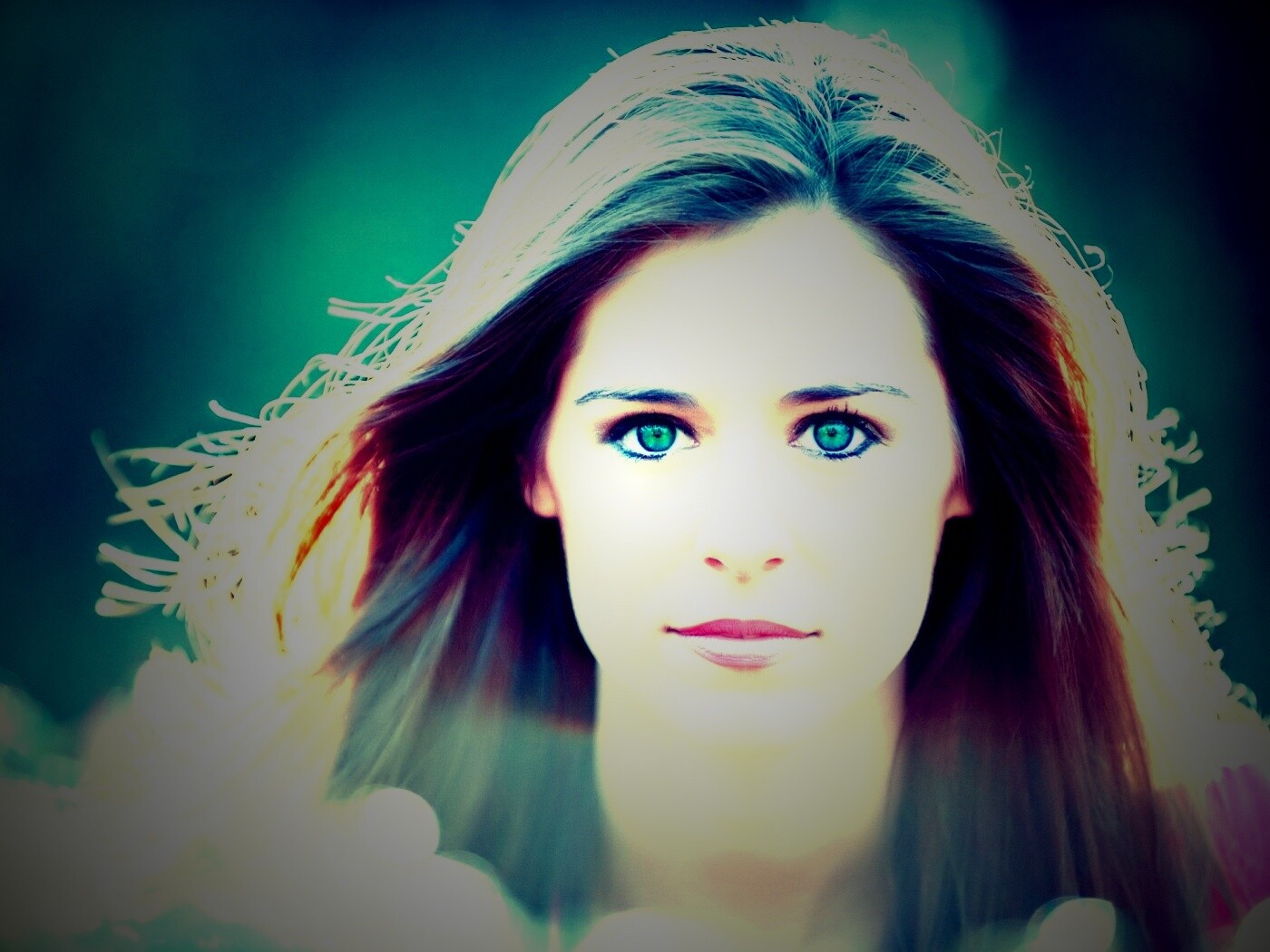 Девушка с голубыми глазами обои