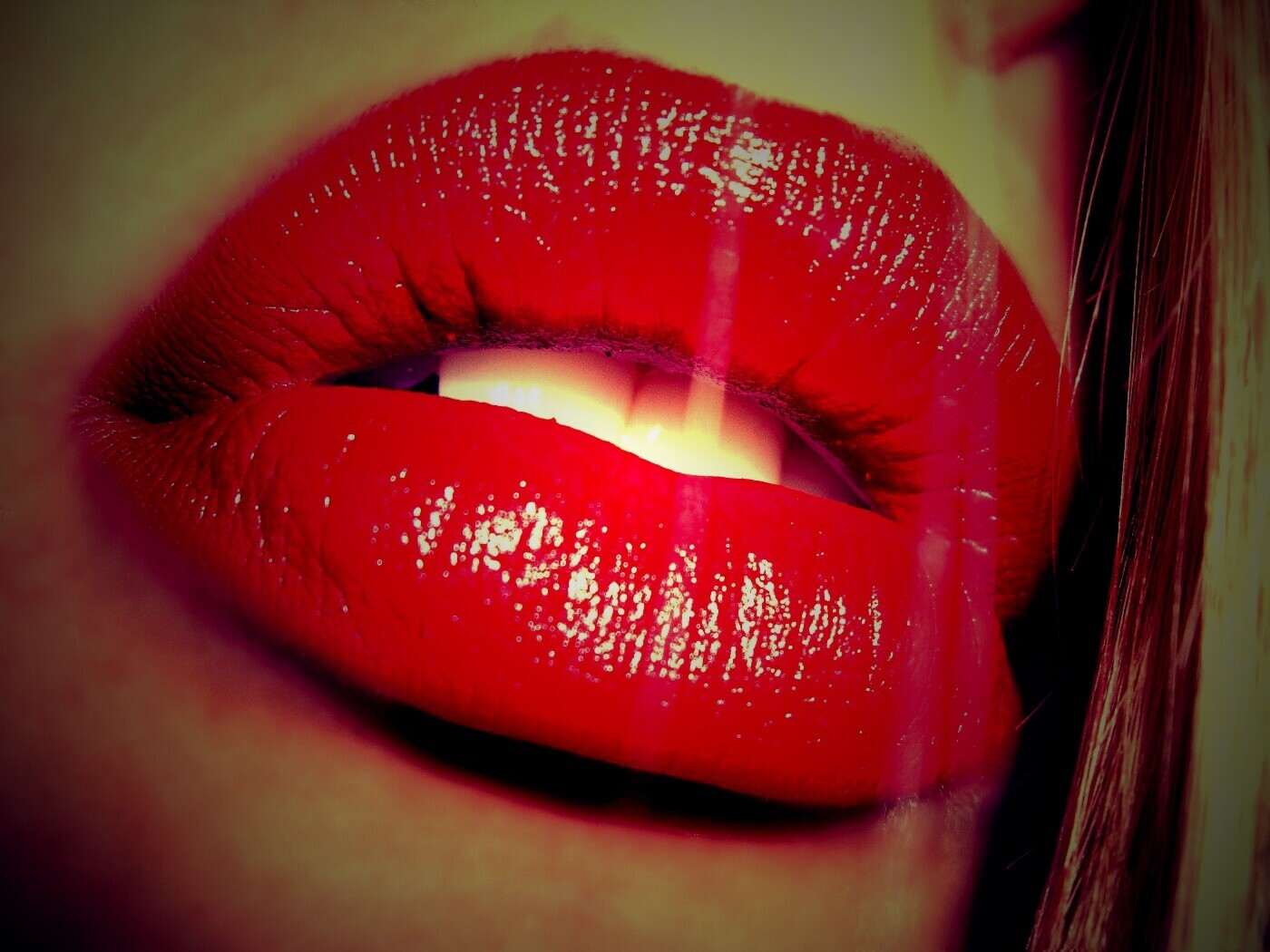 Сочные губы обои