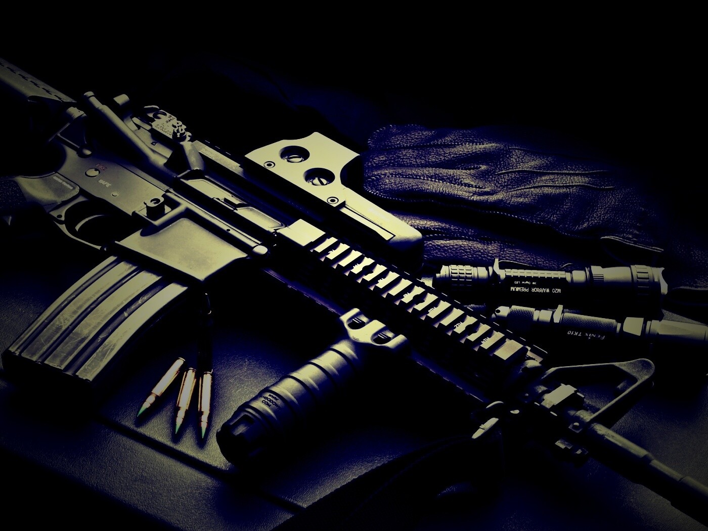 Черный автомат обои