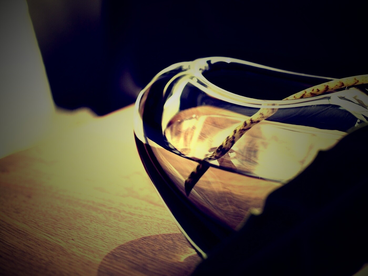 Ваза с листом обои