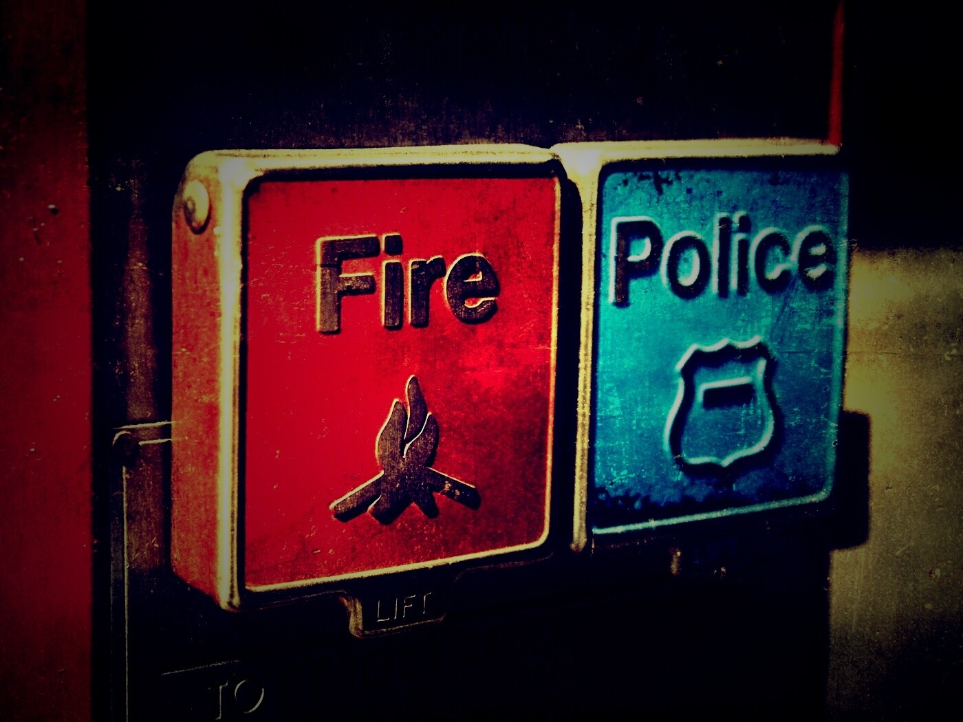 "Экстренные" кнопки обои