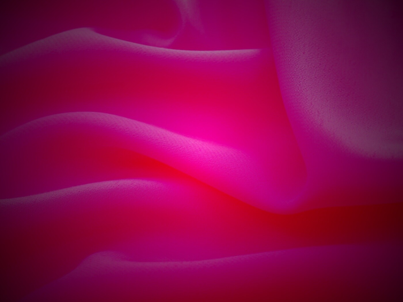 Розовая ткань обои