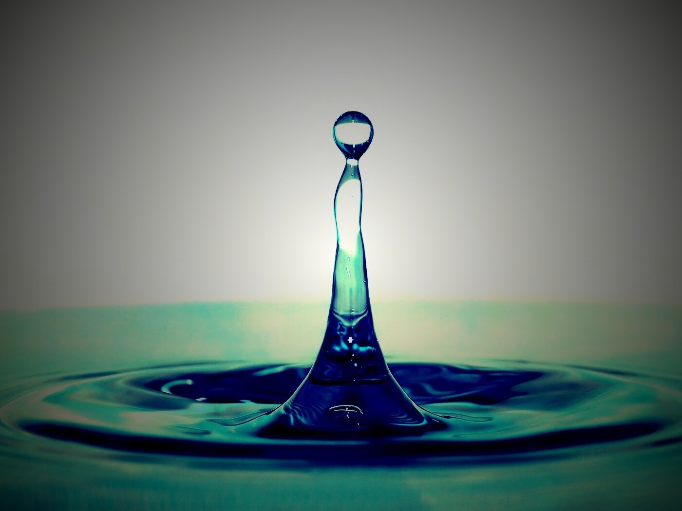 Падение капли обои