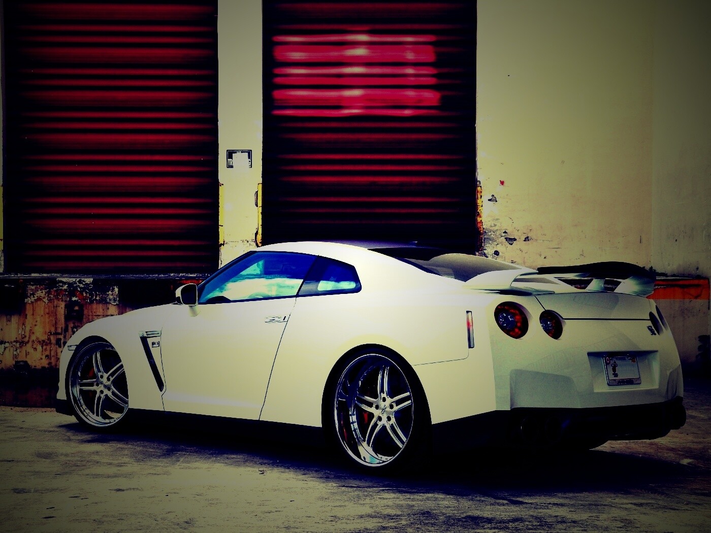 Спортивный Nissan обои