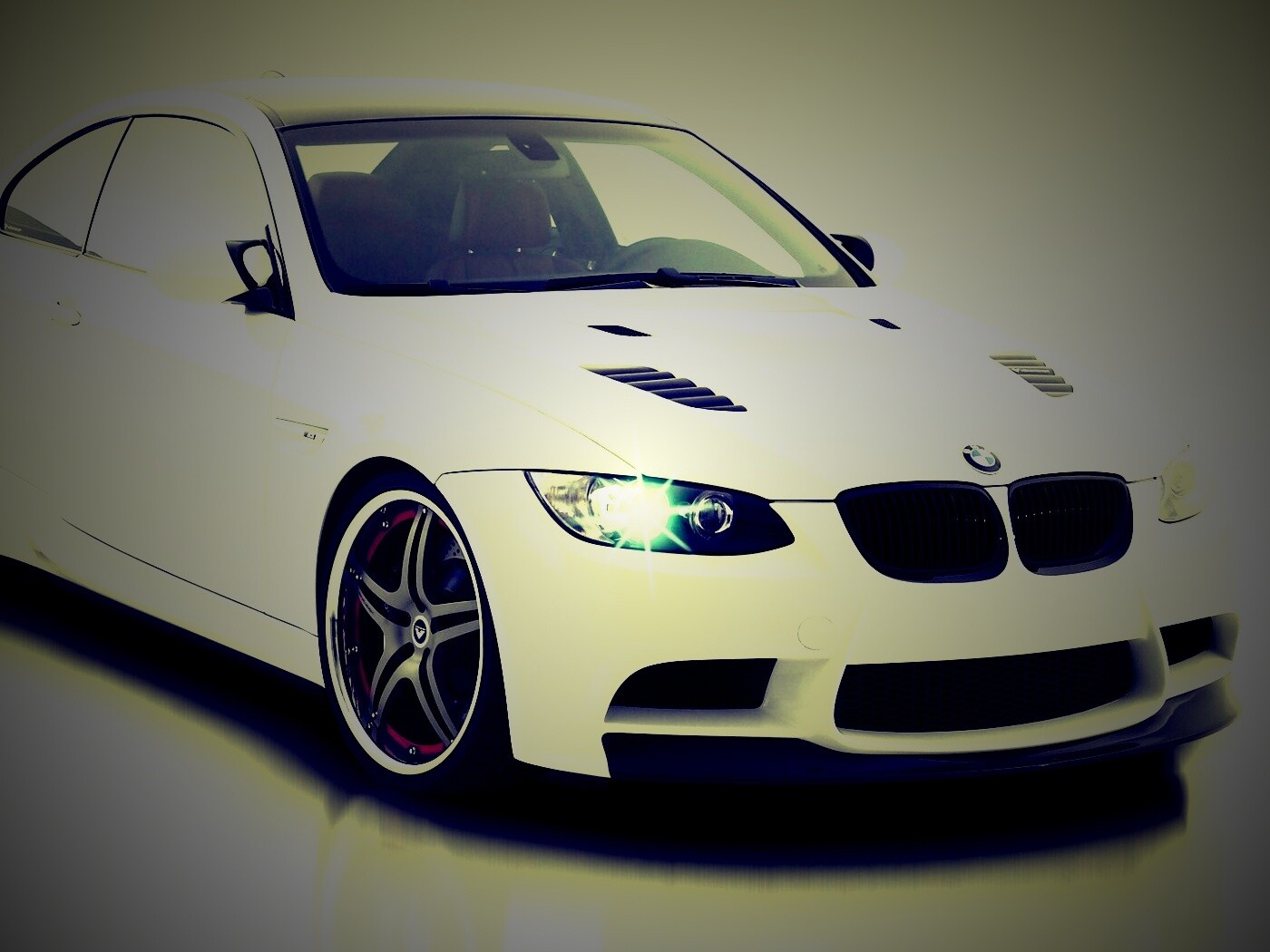 Белый БМВ обои
